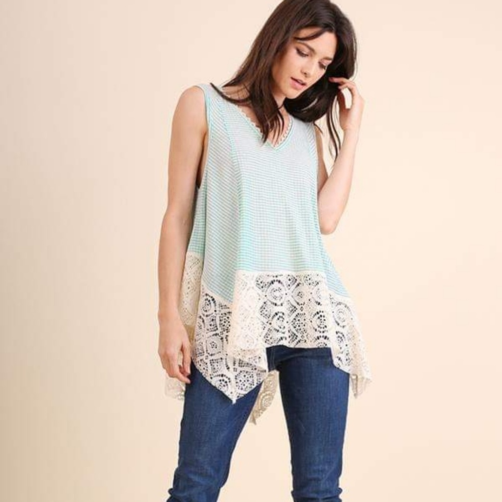 UMGEE sleeveless low-back ribbed top